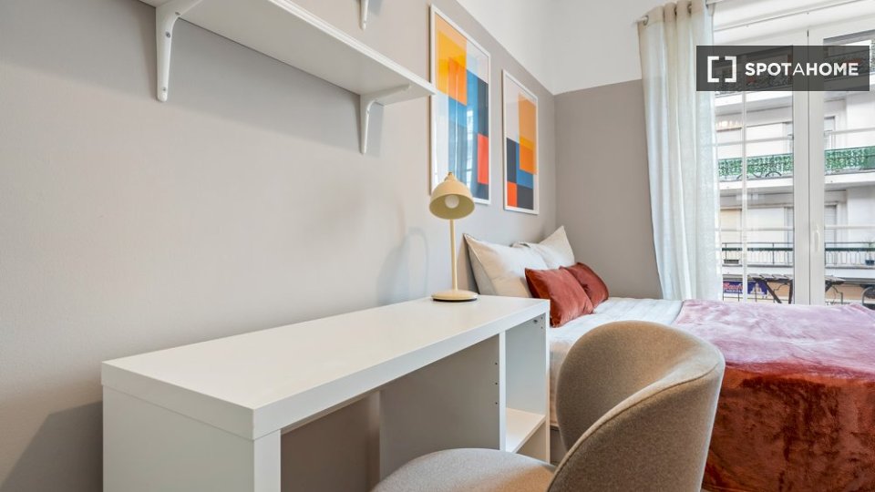 Double room Lisbon, 5 beds — photo 12
