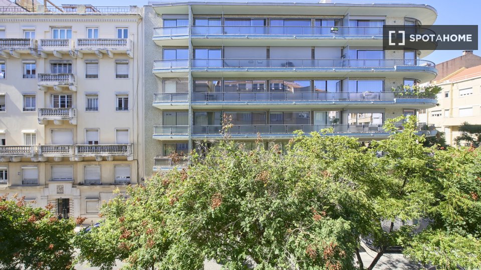 Double room Lisbon, 9 beds — photo 8