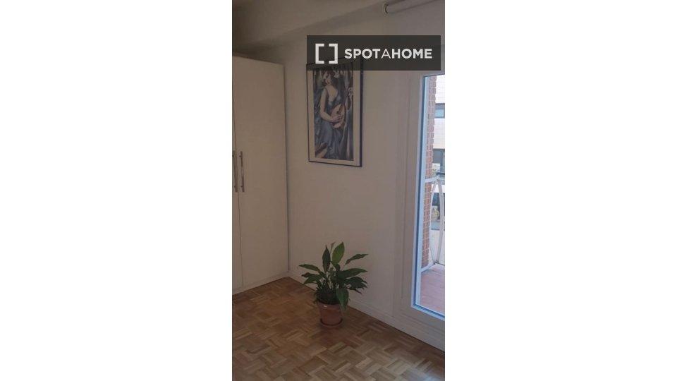 Double room Madrid, 6 beds, 150m² — photo 6