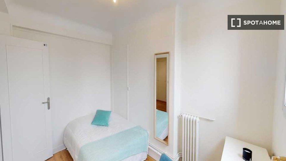 Double room Paris, 4 beds, 90m² — photo 21