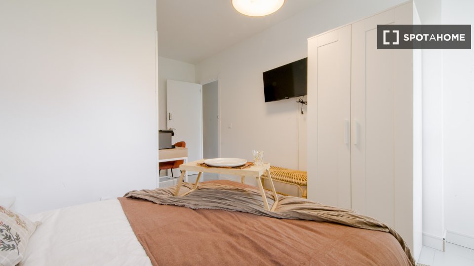Double room Madrid, 5 beds — photo 22