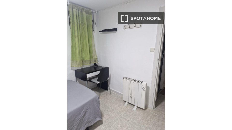 Double room Madrid, 10 beds, 200m² — photo 20