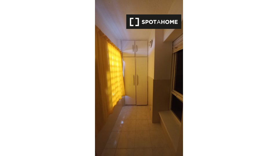 Double room Madrid, 3 beds — photo 6