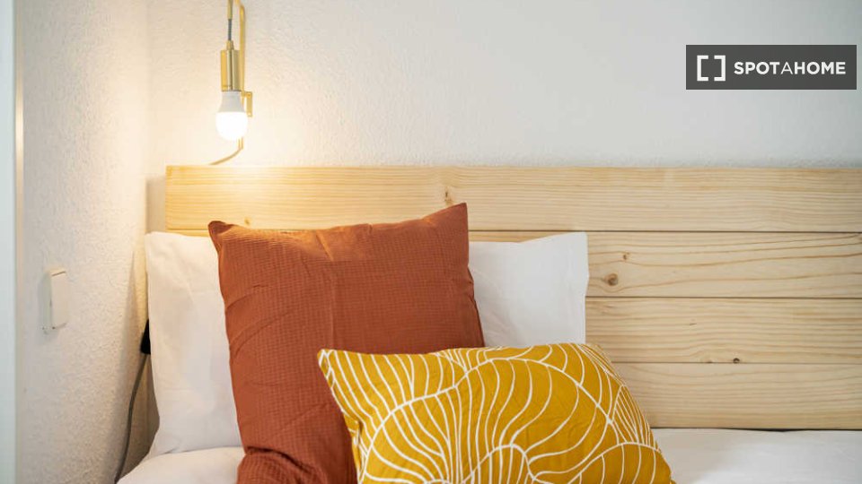 Double room Madrid, 16 beds — photo 42