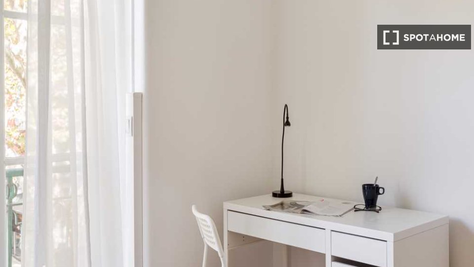 Double room Lisbon, 5 beds — photo 19