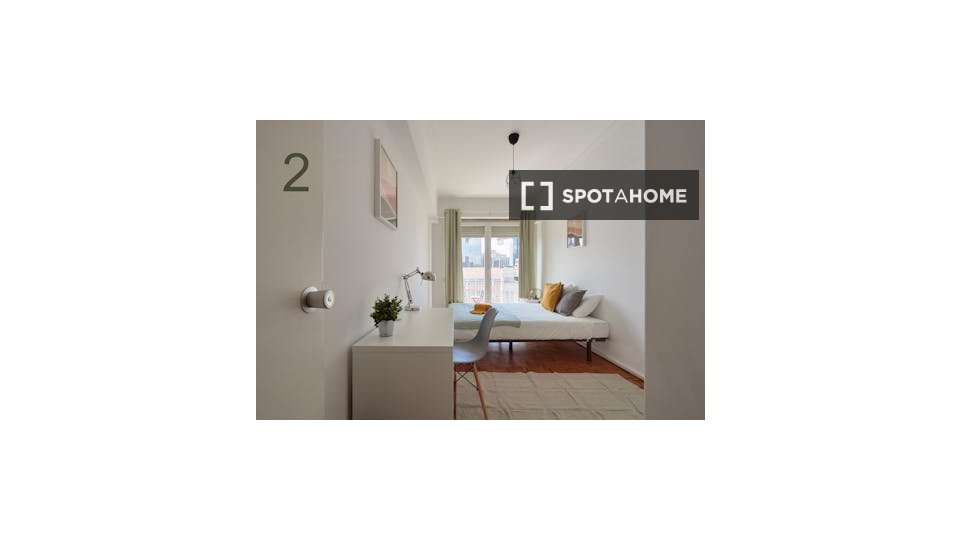 Double room Lisbon, 6 beds — photo 11