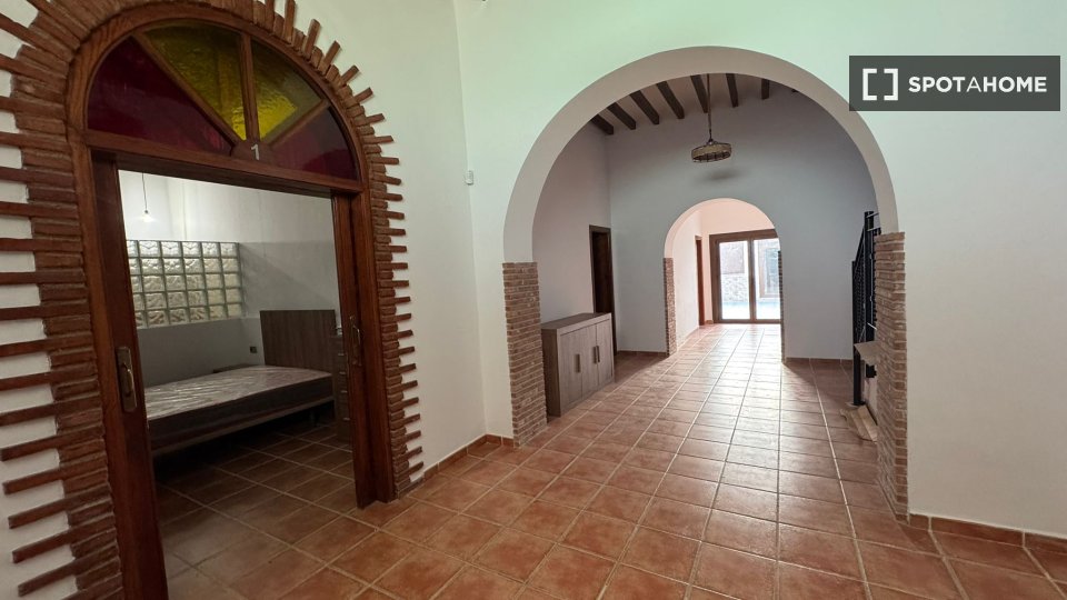 Double room Alicante, 10 beds, 650m² — photo 14