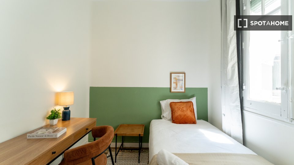 Double room Madrid, 7 beds — photo 7