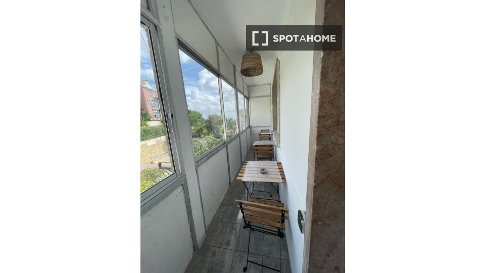 Double room Lisbon, 3 beds, 150m² — photo 4