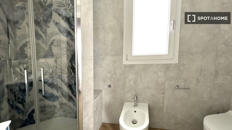 Double room Milan, 2 beds — photo 15