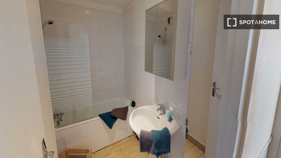 Double room Lyon, 5 beds, 110m² — photo 3