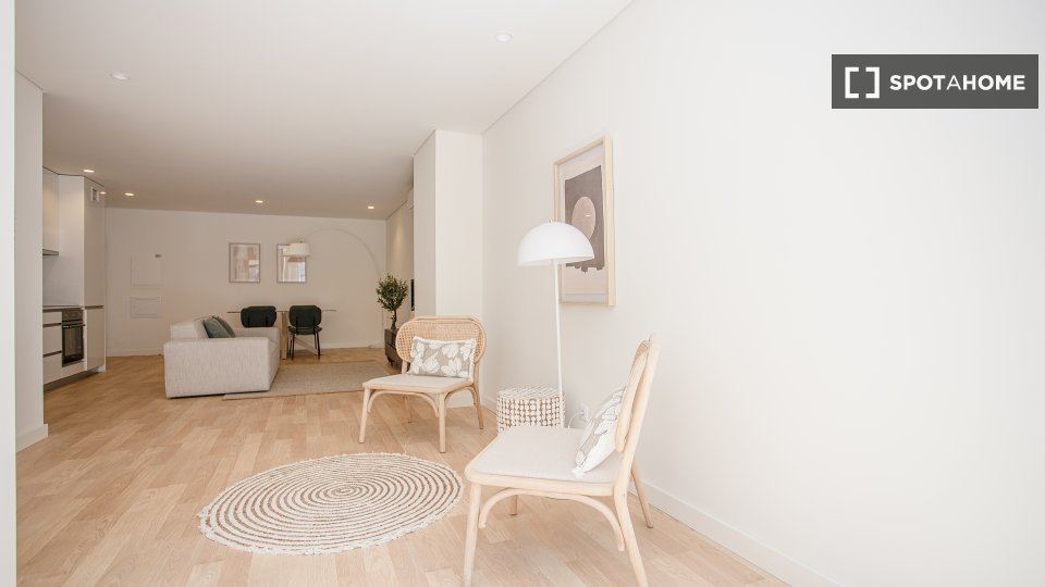 Apartment Porto, 1 bed, 74m² — photo 2