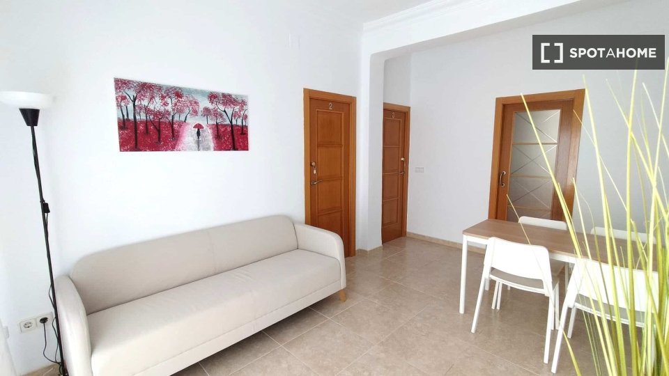 Double room Valencia, 3 beds — photo 12
