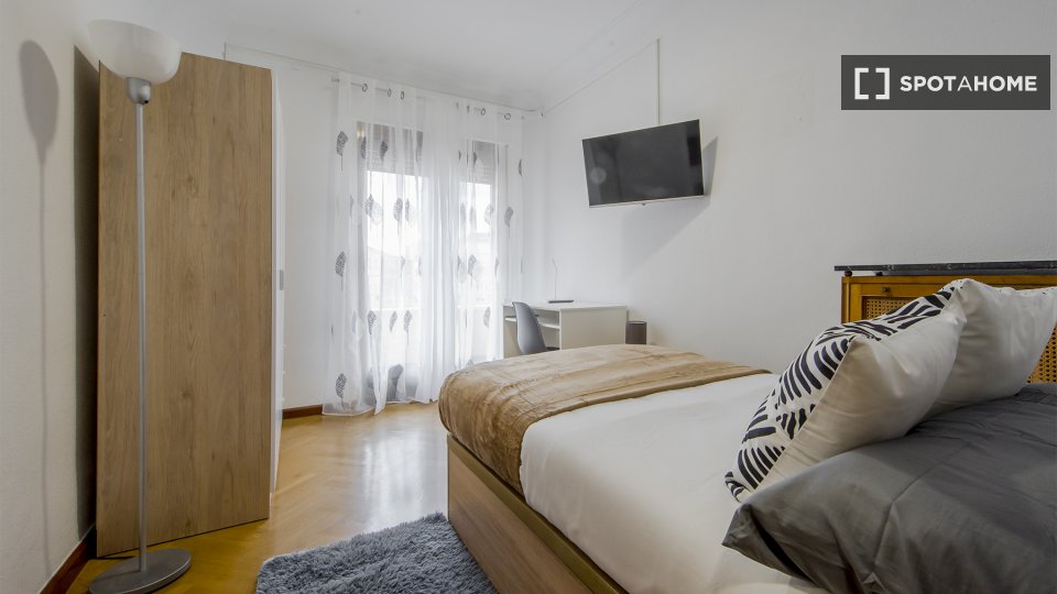 Double room Madrid, 5 beds, 110m² — photo 24