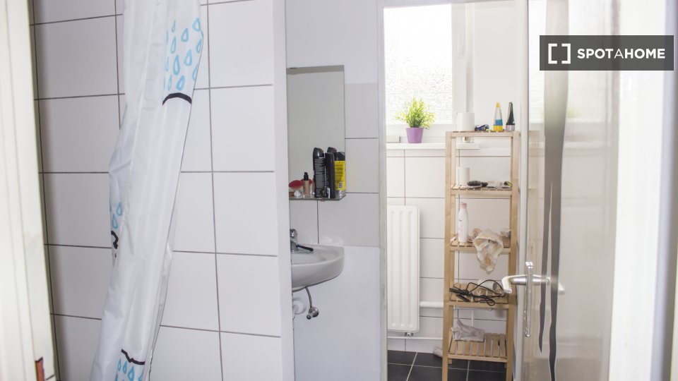 Double room Berlin, 6 beds, 158m² — photo 17