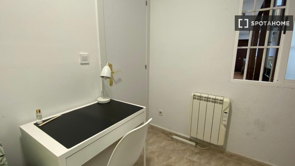 Double room Madrid, 6 beds — photo 8