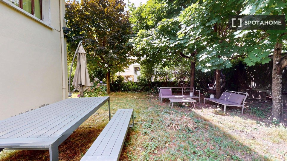 Double room Lyon, 6 beds, 116m² — photo 3