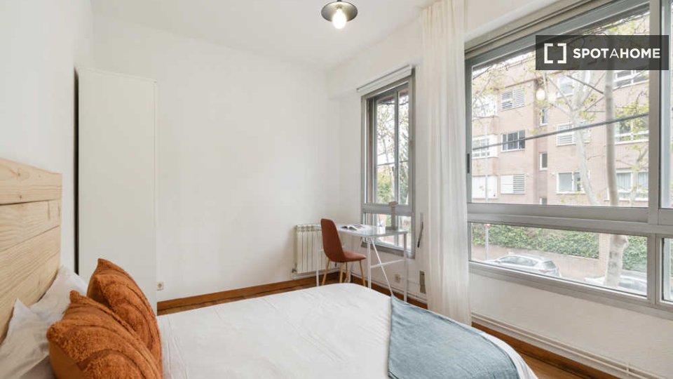 Double room Madrid, 10 beds — photo 34