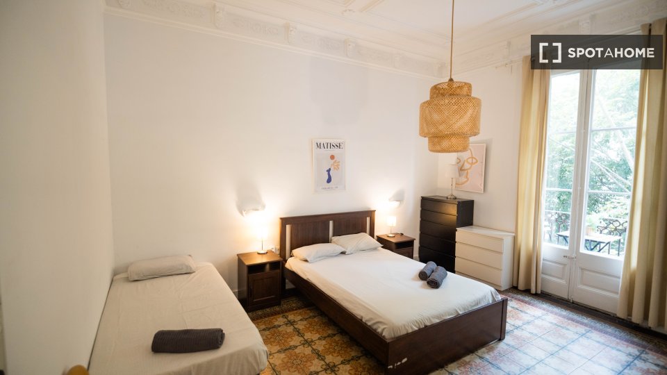 Stanza in appartamento condiviso con 7 posti letto in affitto, l'Antiga Eixample - a Barcellona