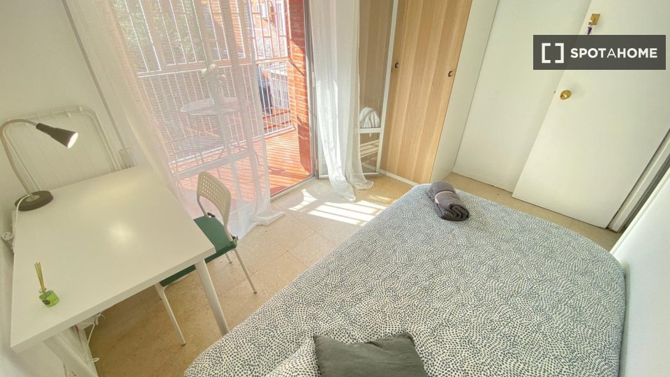 Double room Madrid, 5 beds — photo 13