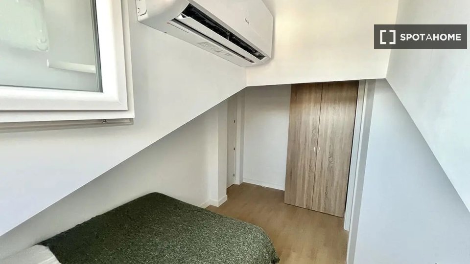 Double room Madrid, 4 beds — photo 13