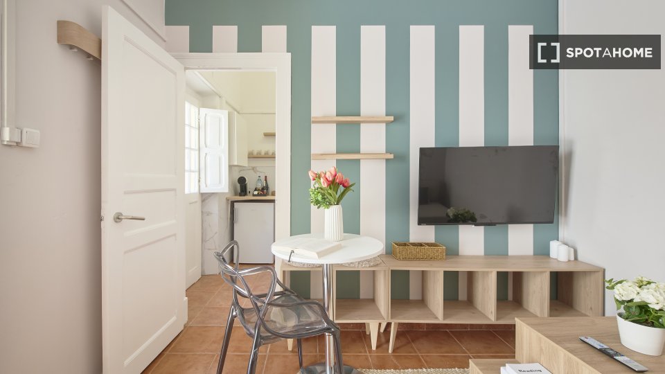 Apartment Lisbon, 1 bed — photo 13