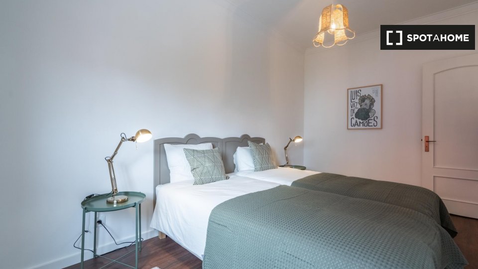 Apartment Lisbon, 2 beds — photo 16
