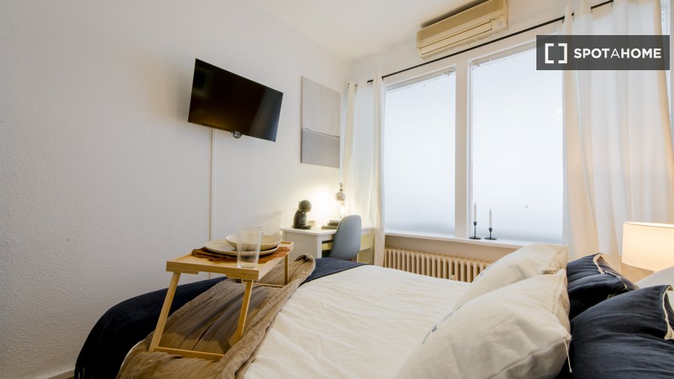 Double room Madrid, 9 beds — photo 17