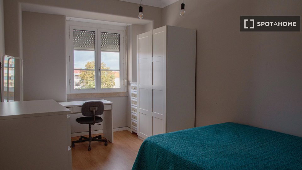 Double room Lisbon, 6 beds — photo 11