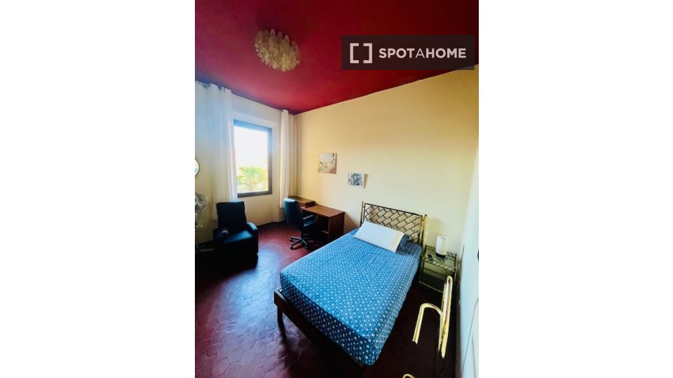 Double room Bologna, 3 beds — photo 8