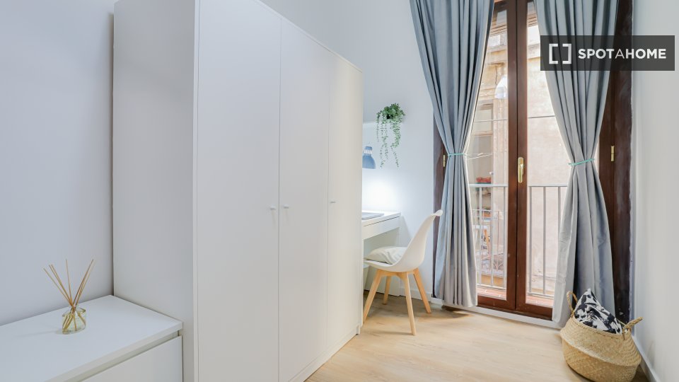 Double room Barcelona, 5 beds — photo 2