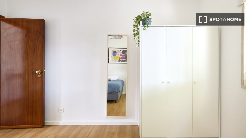 Double room Lisbon, 6 beds, 150m² — photo 18