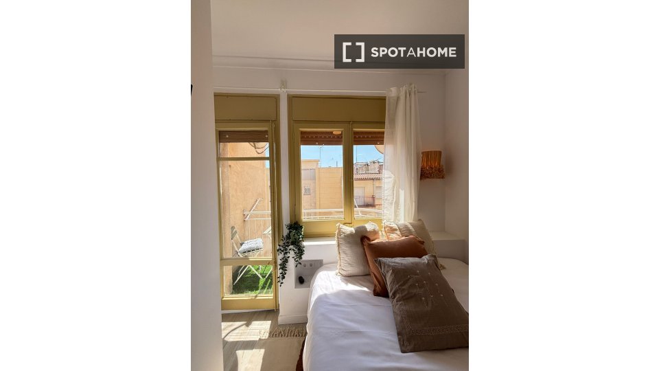 Double room Barcelona, 4 beds, 70m² — photo 2