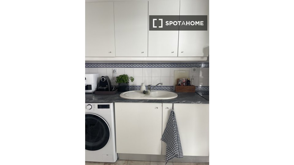 Apartment mono Lisbon, 46m² — photo 13