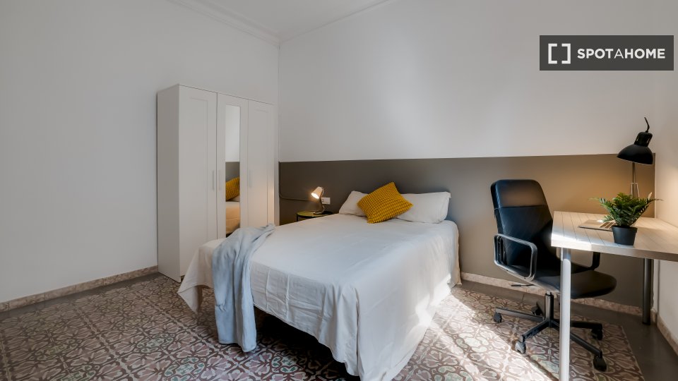 Double room Barcelona, 6 beds, 100m² — photo 14