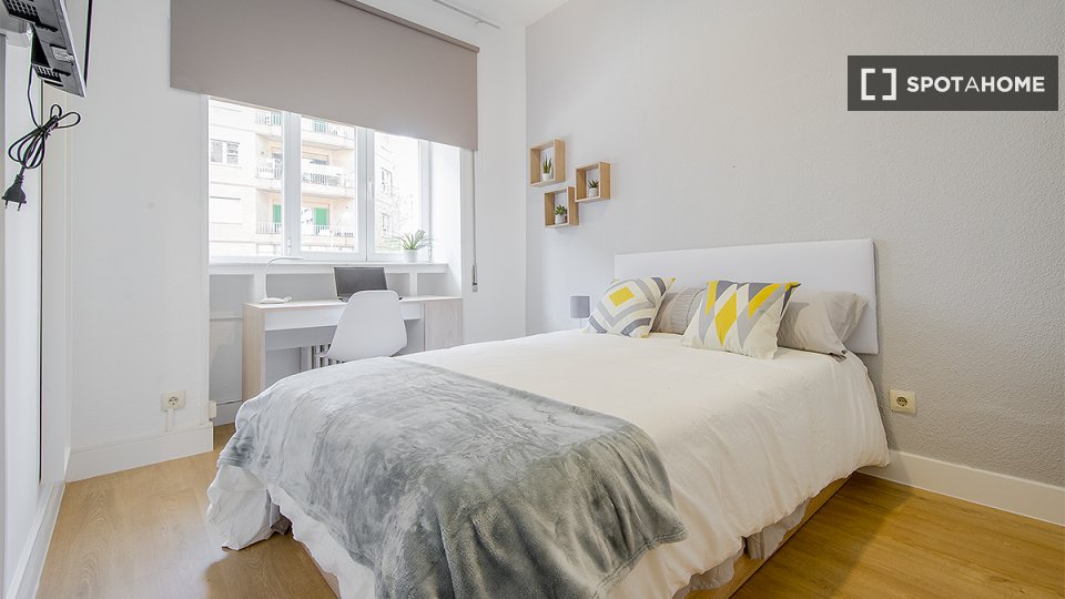 Double room Madrid, 8 beds, 200m² — photo 27