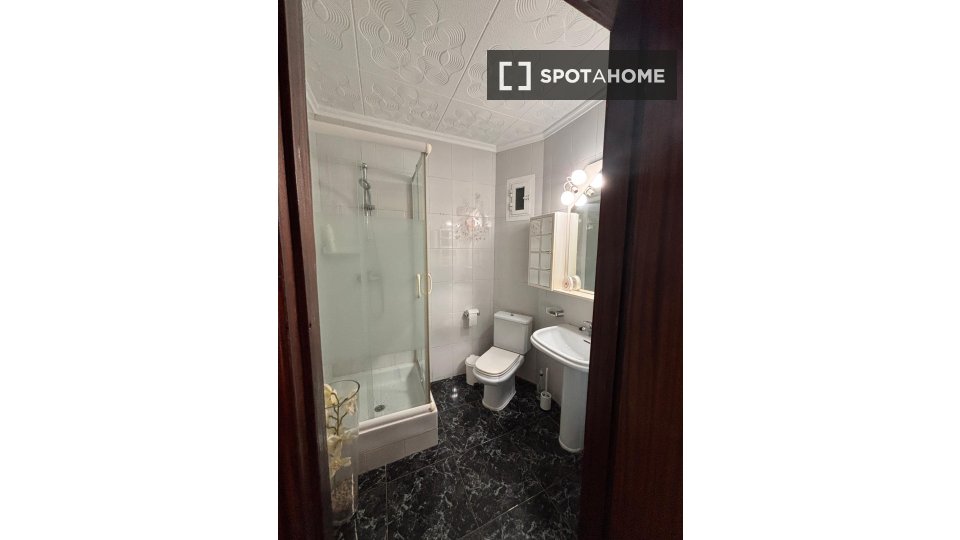 Double room Barcelona, 2 beds — photo 8