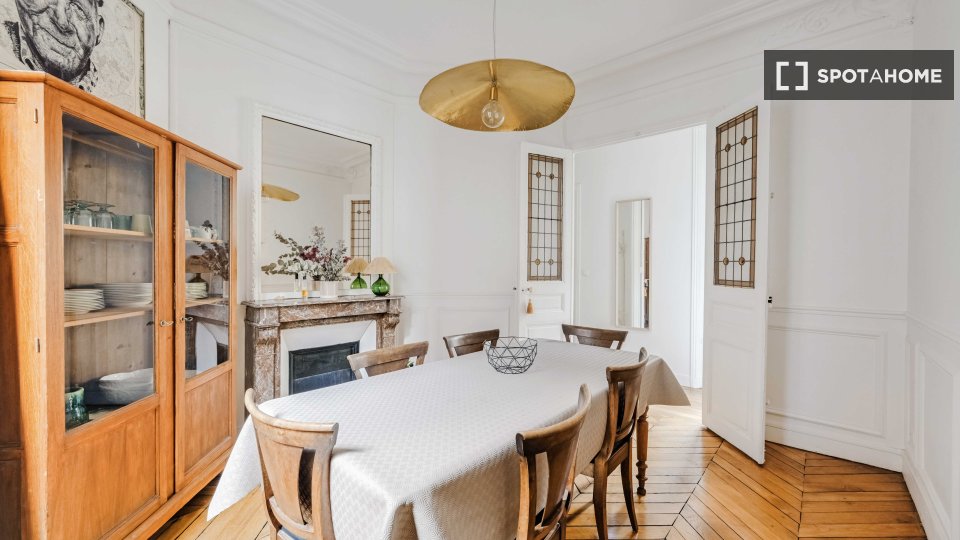 Apartment Paris, 2 beds, 68m² — photo 3