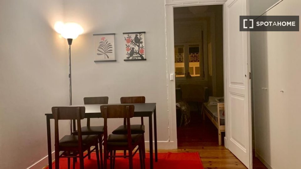 Apartment Lisbon, 2 beds — photo 17