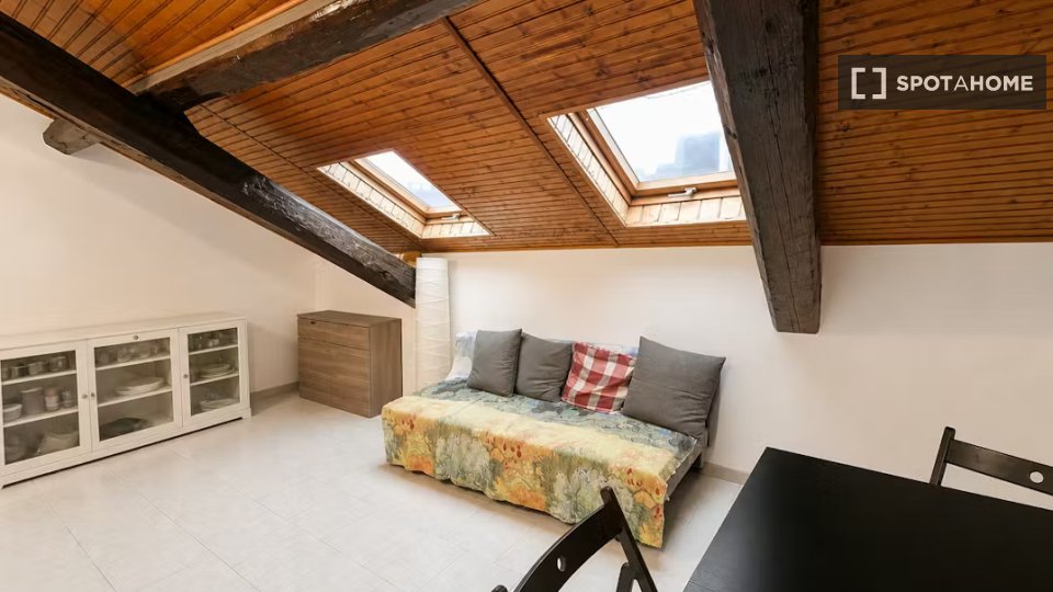 Double room Milan, 2 beds — photo 6