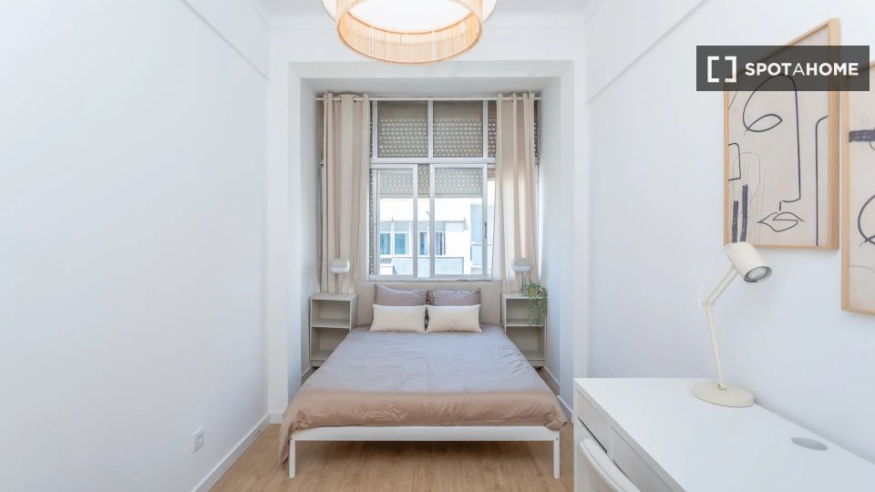 Double room Lisbon, 5 beds — photo 1