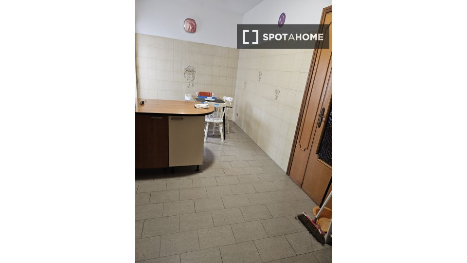 Double room Rome, 4 beds, 127m² — photo 6