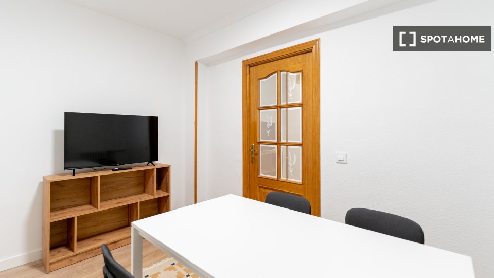 Double room Madrid, 5 beds — photo 6