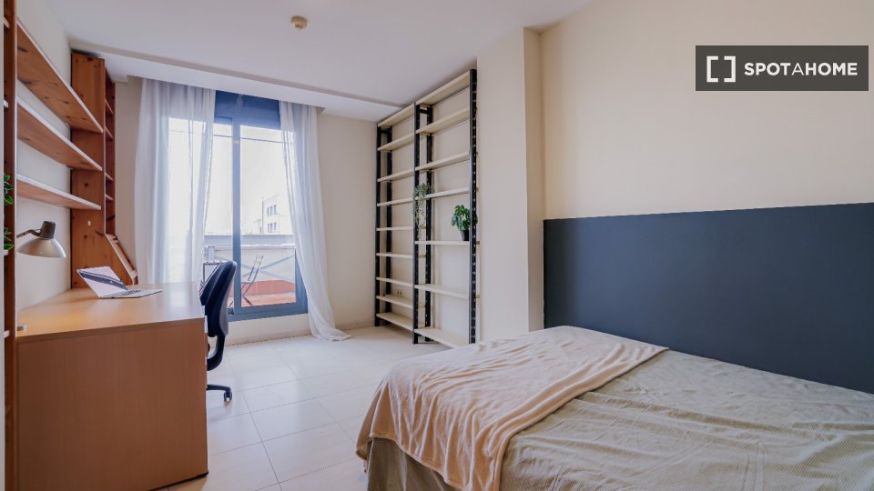 Double room Barcelona, 17 beds, 550m² — photo 2