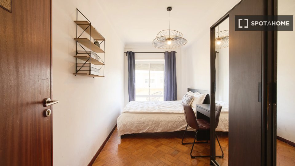 Double room Lisbon, 6 beds — photo 1