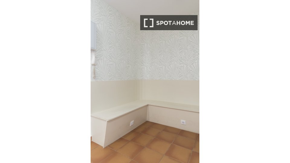 Double room Madrid, 10 beds, 380m² — photo 14