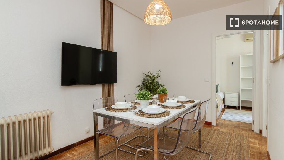 Double room Madrid, 6 beds — photo 42