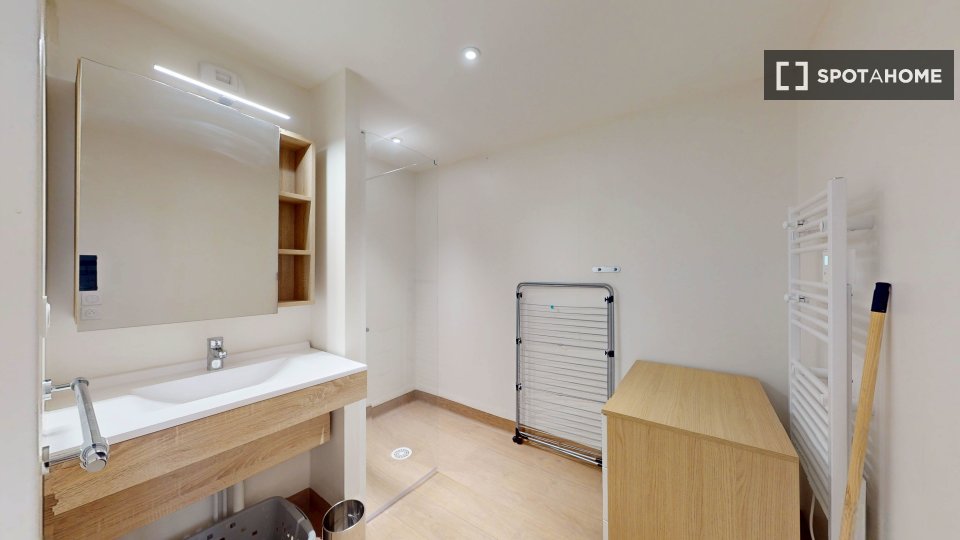 Double room Paris, 2 beds — photo 6