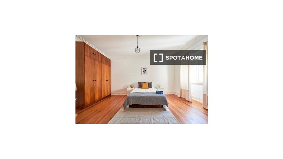 Double room Lisbon, 5 beds — photo 15