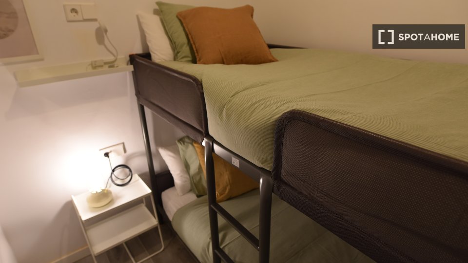Habitación doble Barcelona, 14 habitaciones — foto 15